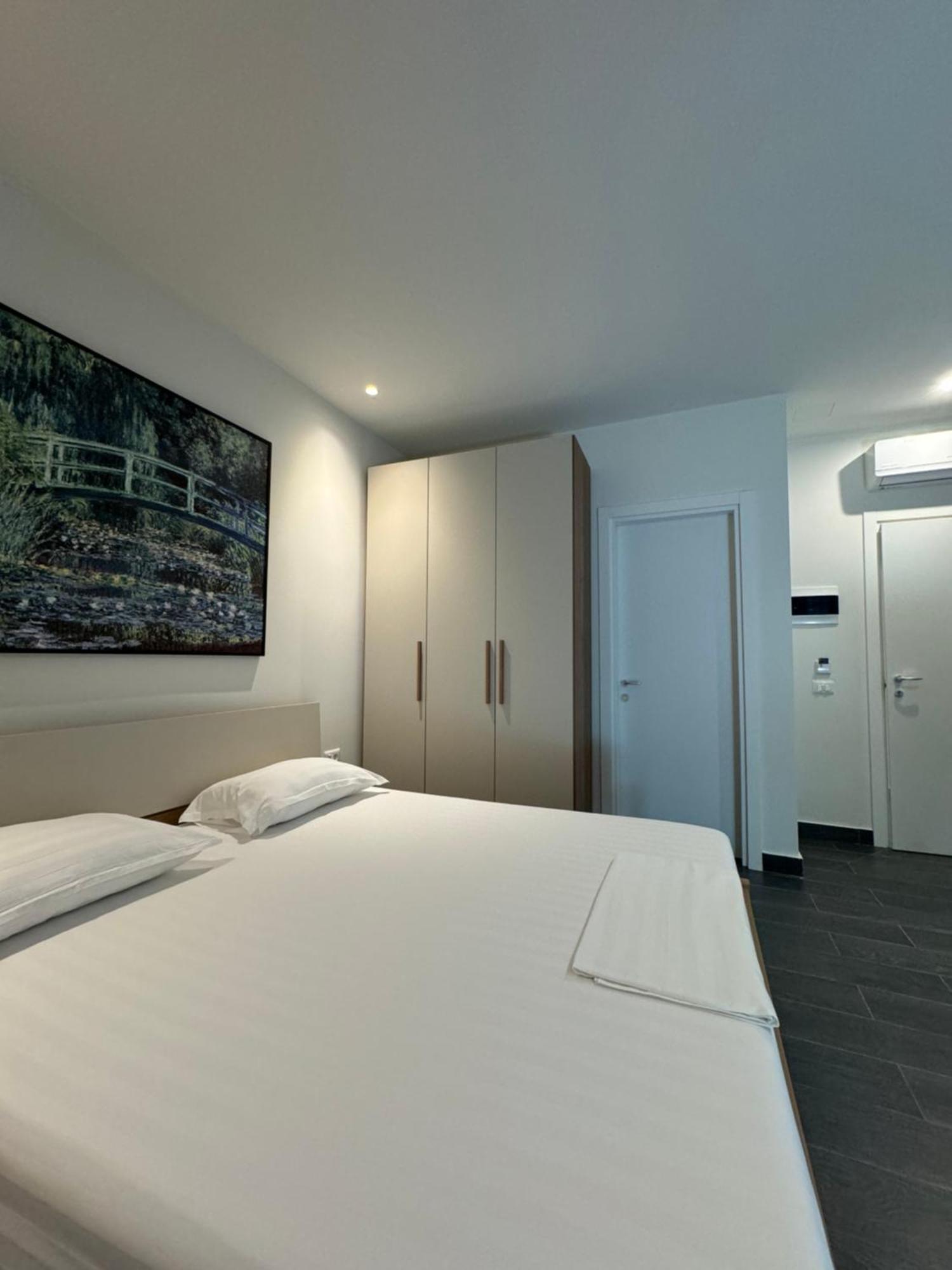 Split Rooftop Suites Дуррес Экстерьер фото